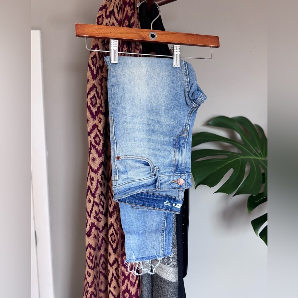 Old Navy Light Blue Ankle Jeans